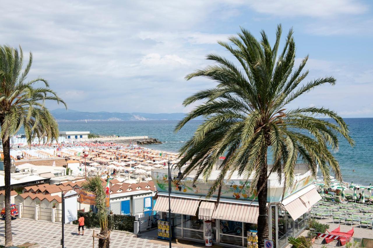 Albium Hotel Albenga Eksteriør bilde
