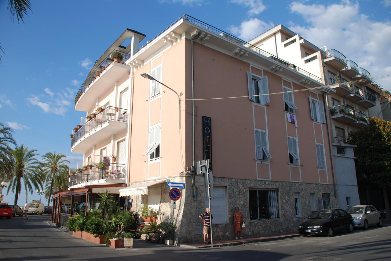 Albium Hotel Albenga Eksteriør bilde